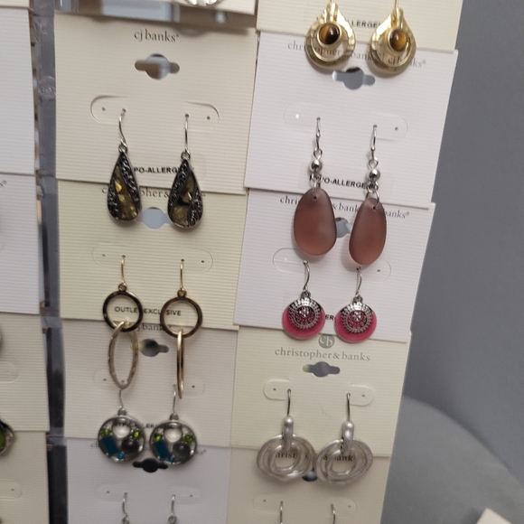 Closet Clear out Sale All 36 Pairs of Earrings Brand new - Picture 13 of 17